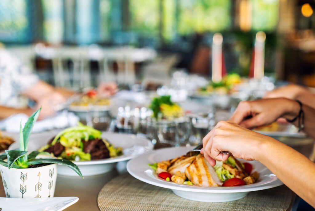 A Food Lover’s Guide to Proctor: Savoring the Best Eats in North Shore’s Hidden Gem